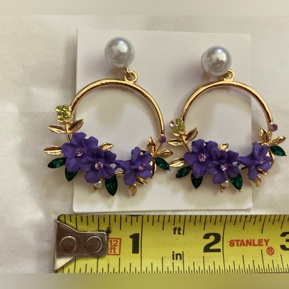 Purple floral pearl gold earrings - Picture 7 of 8